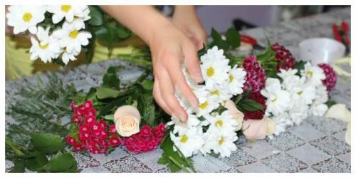 Как красиво оформить букет из одного цветка. Как правильно составить букет из живых цветов