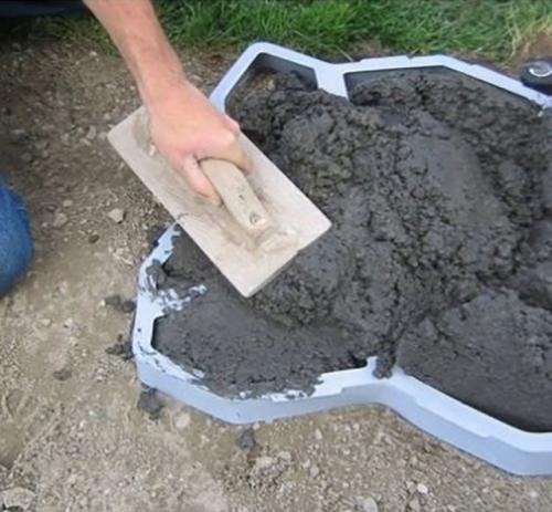 Форма для заливки садовых дорожек 03