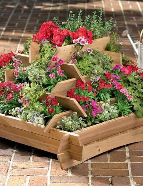 Удобная разборная клумба под цветы 03