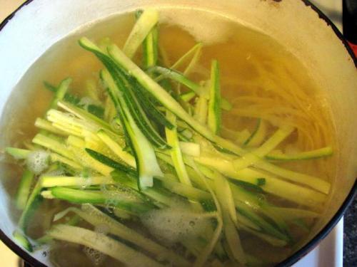 Как убрать горечь из тушеных кабачков. Как убрать уже имеющуюся горечь?