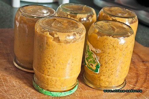 Кислая кабачковая икра. Почему вздулась банка с кабачковой икрой? Что делать?