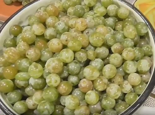 Как закупорить виноград на зиму. Как приготовить сок из винограда в соковарке: