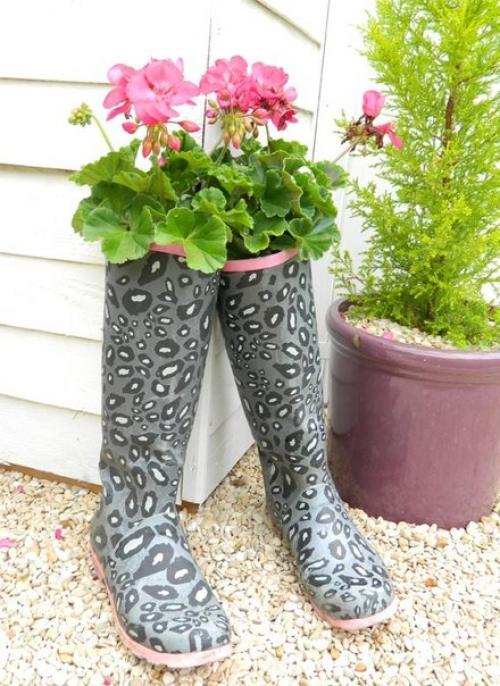 Боты как цветник. Идея для сада 01