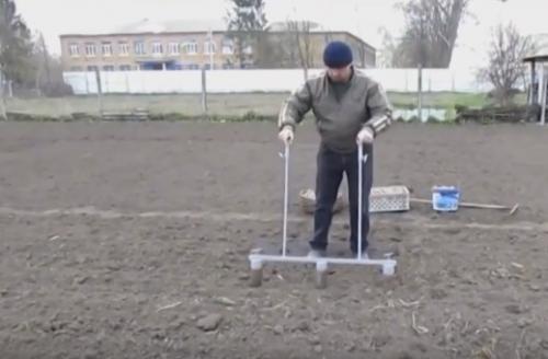 Ручная сажалка. Ручная картофелесажалка на скорую руку
