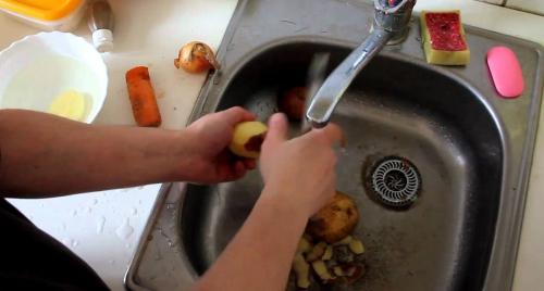 Картофельные очистки рецепт. 6 нестандартных способов очистки картофеля