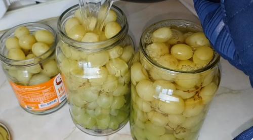 Как закупорить виноград на зиму. Виноград, консервированный на зиму без стерилизации