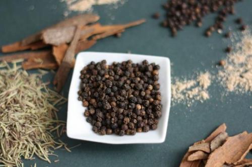 Перец черный горошек семена. Краткая «биография» короля специй, или кто он, каков и откуда