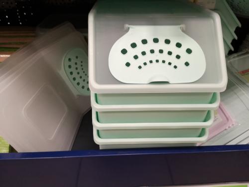 Ящик для картошки на кухне. Короб для овощей из Фикс-прайса и способы его использования.