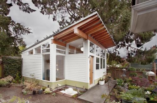 Оригинальные и практичные дачные домики 03