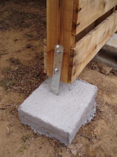 Строительство сарая из деревянных поддонов 05