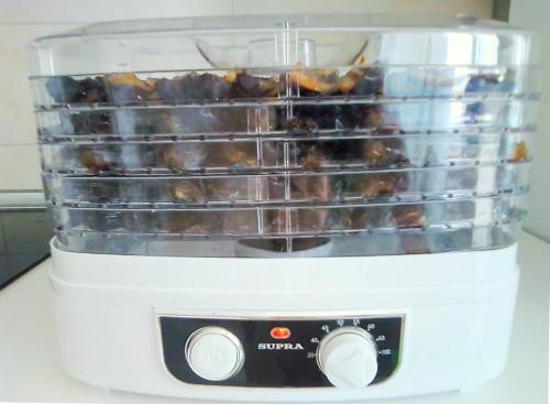 Как сушить яблоки в сушилке супра. Как я сушила сливы в сушилке. Мой отзыв о сушке для фруктов