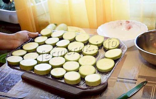Как заморозить кабачки на зиму для жарки. Как заморозить кабачки кружочками в домашних условиях