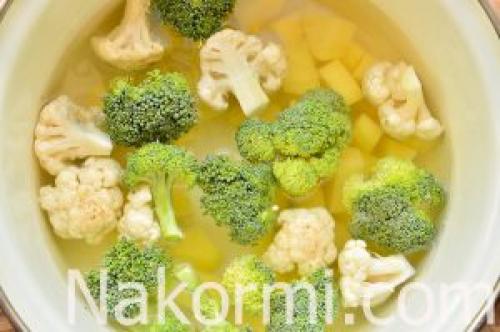 Суп из брокколи и цветной капусты с сыром. Приготовление