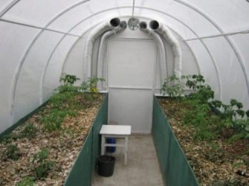 Как сделать грядки в парнике. Как сделать грядки в теплице из поликарбоната 06 Как сделать грядки в парнике. Как сделать грядки в теплице из поликарбоната 06