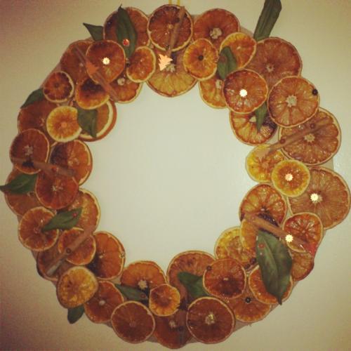 Как сушить яблоки для декора. Как использовать фрукты для декора?