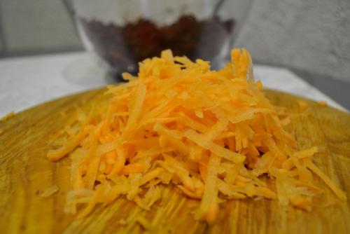 Свекла в сыром виде рецепты. Салат из сырой свеклы. Пока сама не опробовала не верила, что так готовят