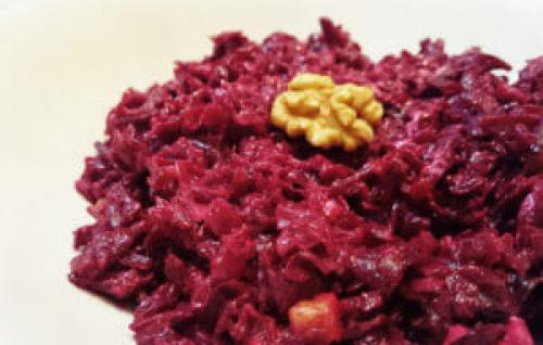 Можно ли есть сырую свеклу натощак. Полезные рецепты салатов