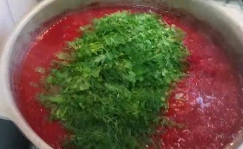 Как сохранить свеклу на зиму в банках. Свекольная икра на зиму в банках с помидорами и луком