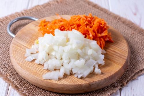 Тушеная пекинская капуста с грибами. 