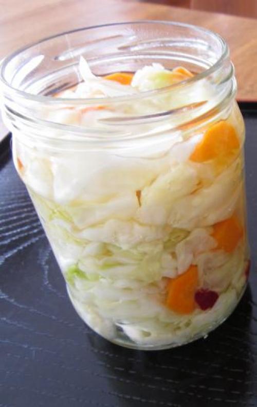 Квашеная капуста с яблоками. Хрустящая квашеная капуста с яблоками 02