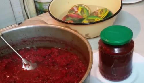 Как сохранить свеклу на зиму в банках. Свекольная икра на зиму в банках с помидорами и луком