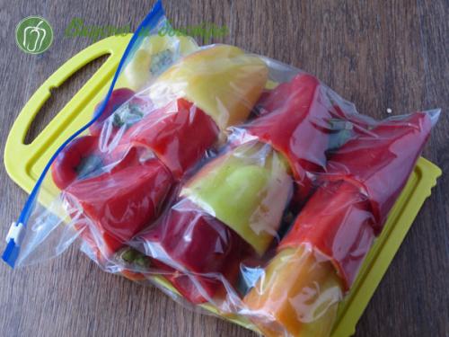 Как заморозить болгарский перец целиком на зиму для фаршировки. Как заморозить перец на зиму в морозилке