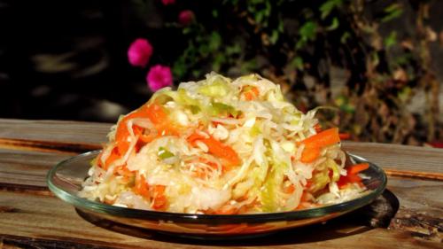 Квашеная капуста с яблоками на зиму. Хрустящая квашеная капуста с яблоками 09 Квашеная капуста с яблоками на зиму. Хрустящая квашеная капуста с яблоками 09