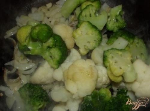 Брокколи и цветная капуста в сметане. Приготовление