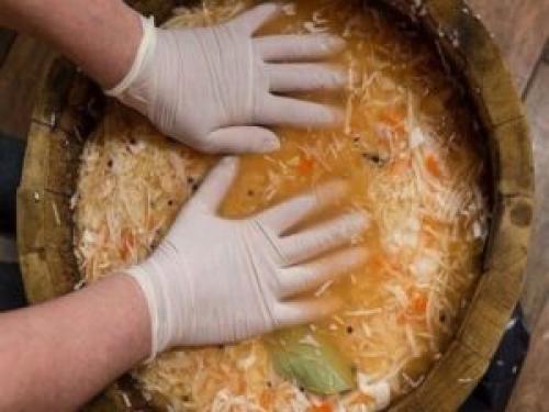 Как сохранить квашеную капусту до весны. Как хранить квашеную капусту
