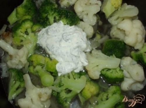 Брокколи и цветная капуста в сметане. Приготовление