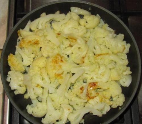 Цветная капуста в духовке с яйцом и сметаной. Заливная цветная капуста с яйцом, сметаной и сыром на сковороде
