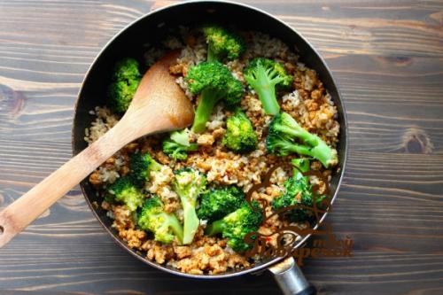 Приготовить брокколи жареная. Как тушить брокколи на сковороде