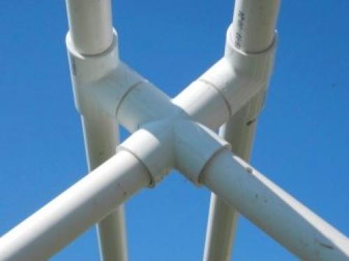 Теплица своими руками из поликарбоната и пластиковых труб. Поликарбонат и пластиковый каркас 09 Теплица своими руками из поликарбоната и пластиковых труб. Поликарбонат и пластиковый каркас 09