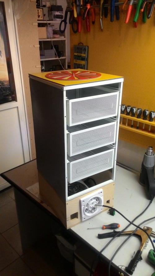 Сушка яблок в сушилке изидри. Делаем сушилку для спасения урожая