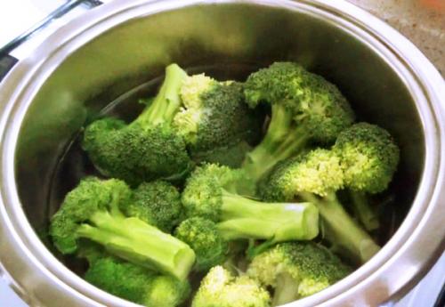 Как вкусно и полезно приготовить брокколи и цветную капусту. Как приготовить капусту брокколи полезно, вкусно и просто