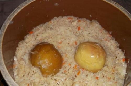 Квашеная капуста с медом и яблоками. Как я капусту с яблоками квашу, классический рецепт (в собственном соку). Оказывается, все просто! Как приготовить + 5 хитростей