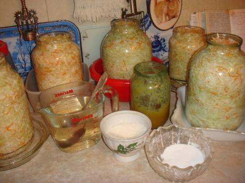 Квашеная капуста с яблоками и морковью на зиму. Рецепты квашеной капусты с яблоками 04