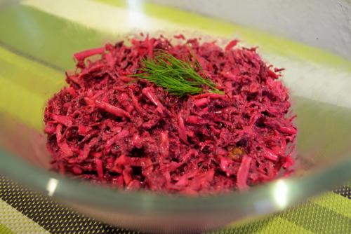 Свекла в сыром виде рецепты. Салат из сырой свеклы. Пока сама не опробовала не верила, что так готовят