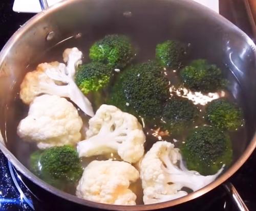 Брокколи и цветная капуста с яйцом. Простой и вкусный салат из цветной капусты и брокколи