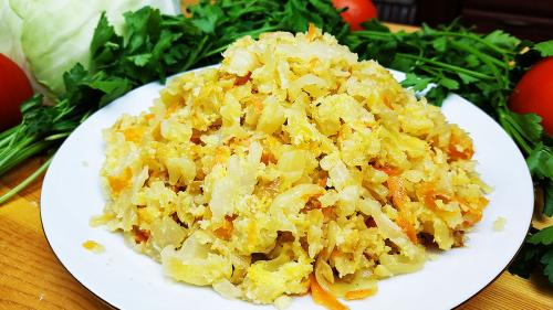 Тушеная красная капуста с яйцом. Капуста на сковороде с яйцом