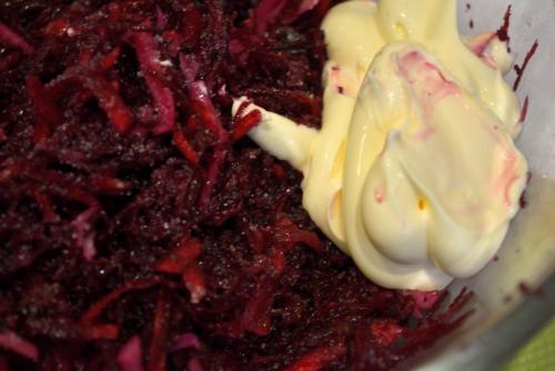 Свекла в сыром виде рецепты. Салат из сырой свеклы. Пока сама не опробовала не верила, что так готовят