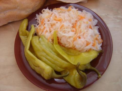 Перец острый квашеный цицак (по-армянски). Квашеный острый перец Цицак по-армянски.
