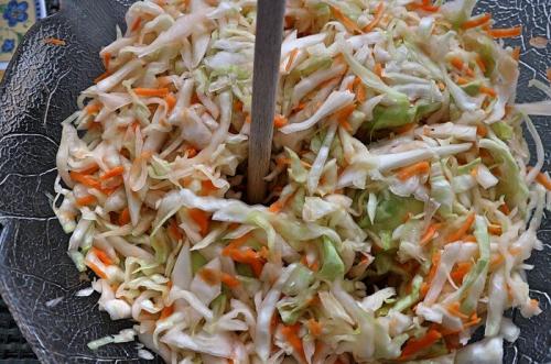 Квашеная капуста с медом и яблоками. Как я капусту с яблоками квашу, классический рецепт (в собственном соку). Оказывается, все просто! Как приготовить + 5 хитростей