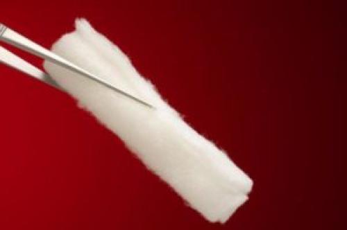 Турунда в ухо из бинта. Изготовление из разных материалов