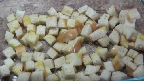 Салат цезарь по домашнему с пекинской капустой. Как приготовить салат Цезарь с курицей и пекинской капустой в домашних условиях?