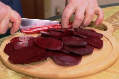 Краснокочанная капуста по-грузински. Капуста по-грузински со свеклой – очень вкусные рецепты маринованной капусты