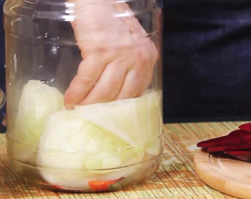 Краснокочанная капуста по-грузински. Капуста по-грузински со свеклой – очень вкусные рецепты маринованной капусты