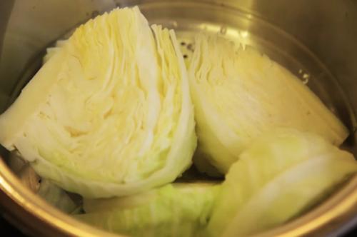 Краснокочанная капуста по-грузински. Капуста по-грузински со свеклой – очень вкусные рецепты маринованной капусты