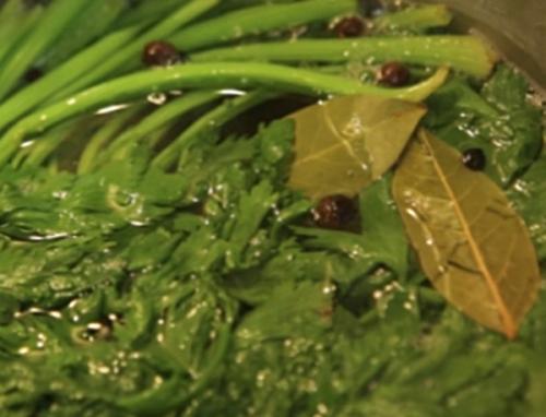 Краснокочанная капуста по-грузински. Капуста по-грузински со свеклой – очень вкусные рецепты маринованной капусты