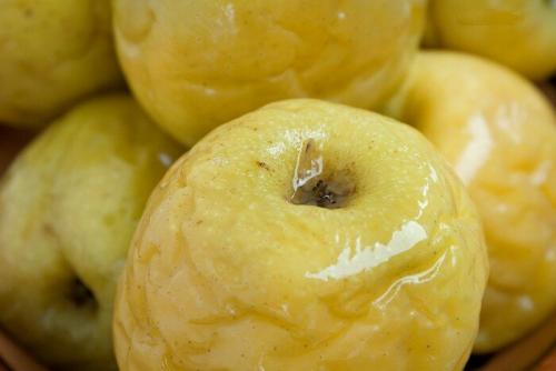 Как заквасить капусту на зиму с яблоками. Как я капусту с яблоками квашу, классический рецепт (в собственном соку). Оказывается, все просто! Как приготовить + 5 хитростей